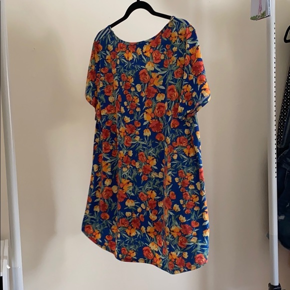 LuLaRoe Print Blocked Classic Tee - Picture 3 of 4